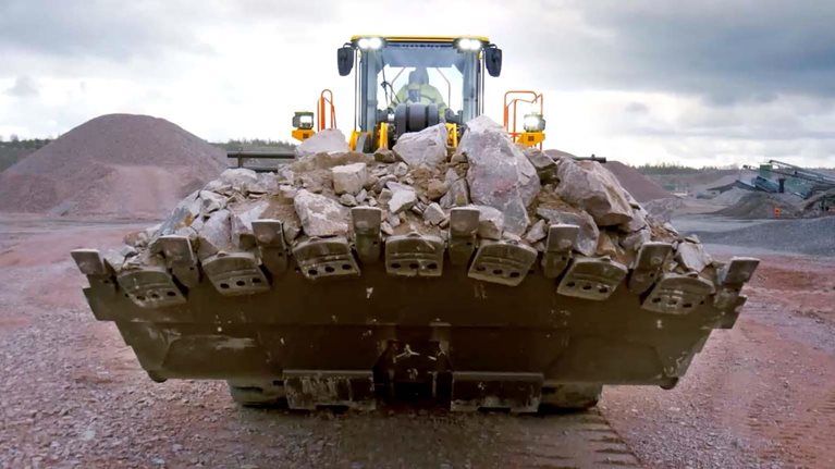 Adding a powerful new tool to the field mechanic’s toolbelt: AI