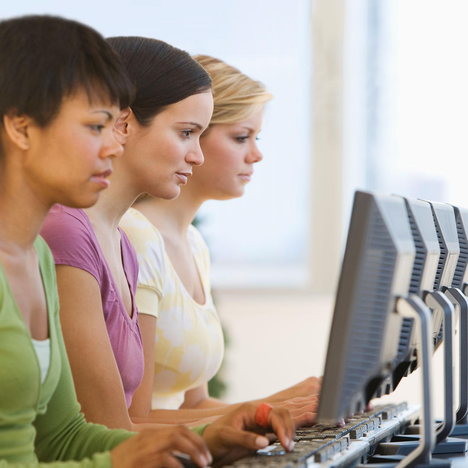 IandP_MoBT_40_Wanted-More-women-in-tech_1536x1536_v2_Original