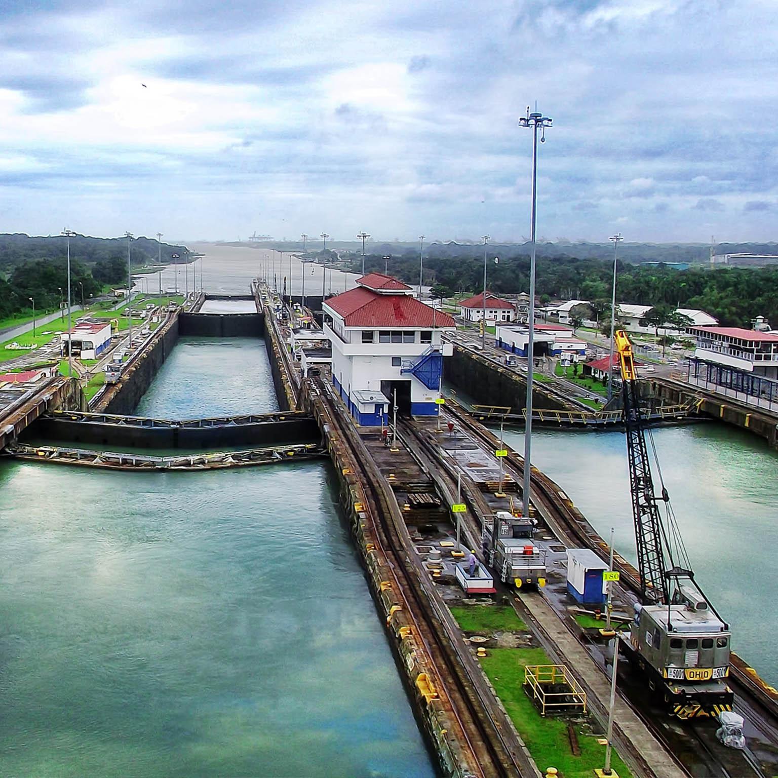 панамский судоходный канал.