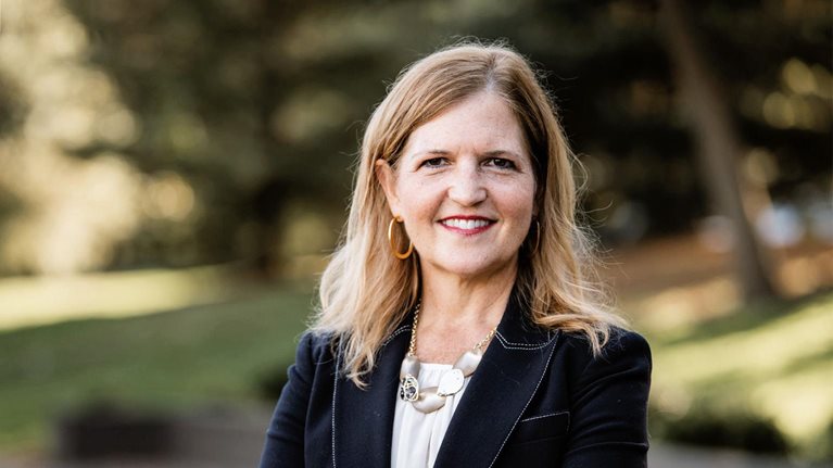 Debra Facktor headshot