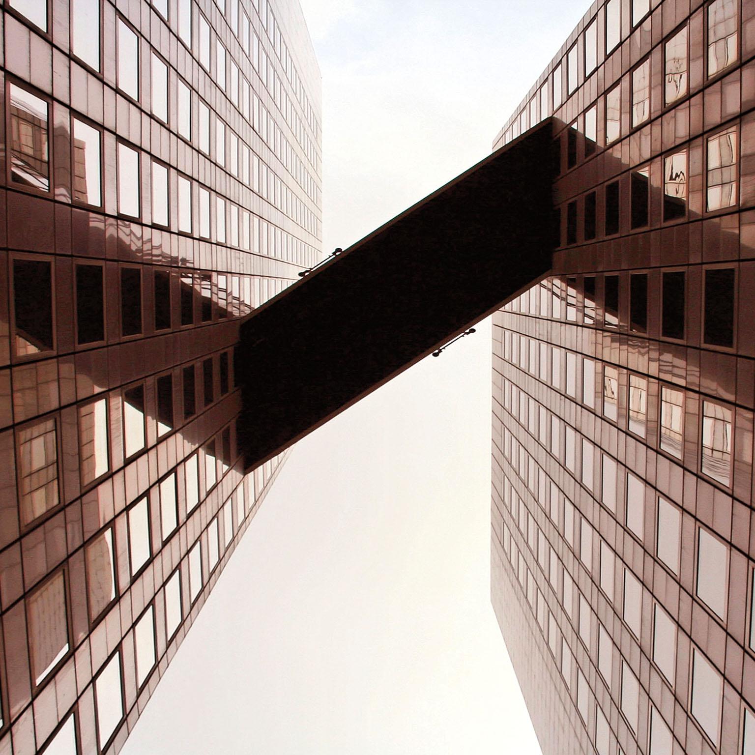 Bending_the_third_rail_1536_1536_Original