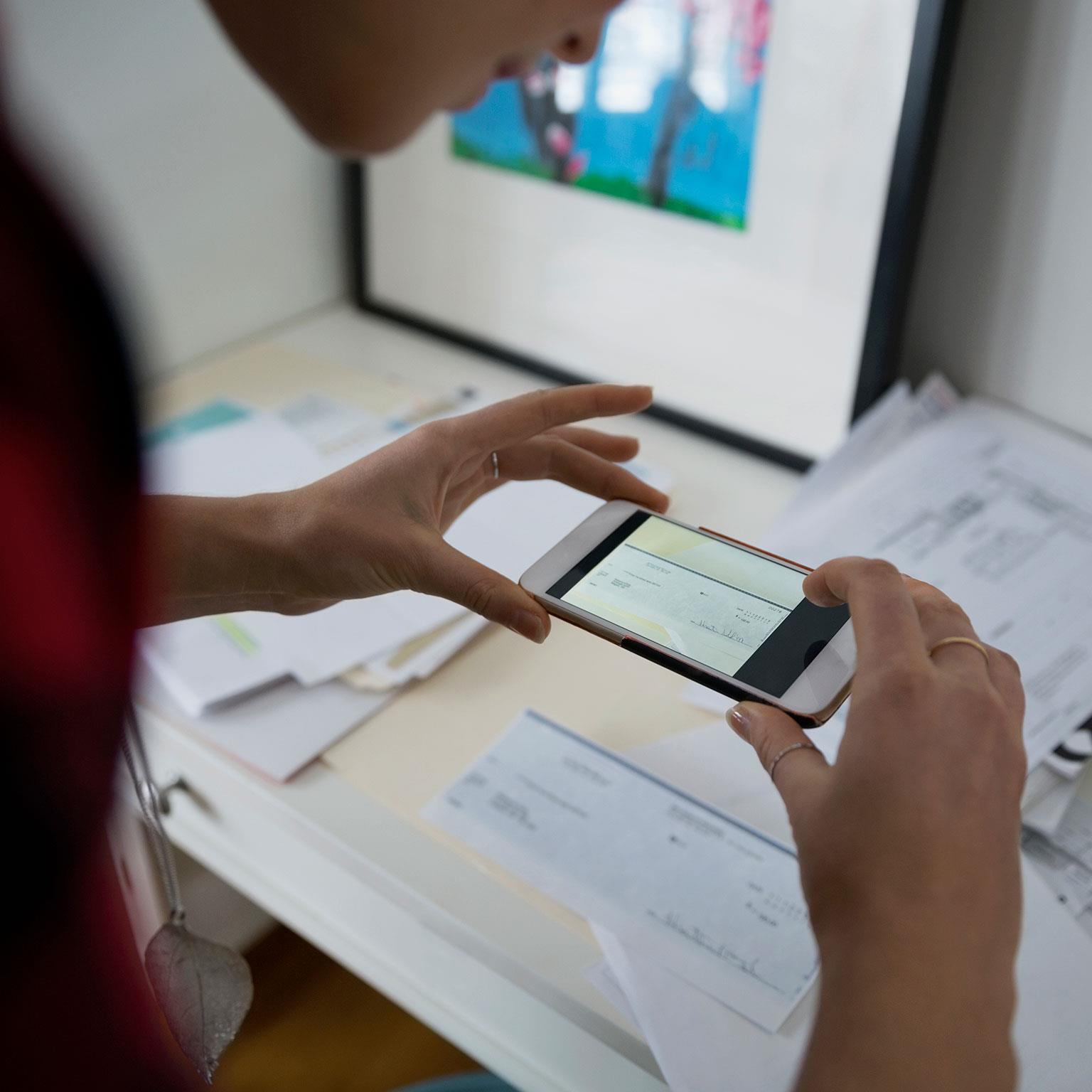 Radically-simplifying-the-retail-bank-1536x1536-400_Standard