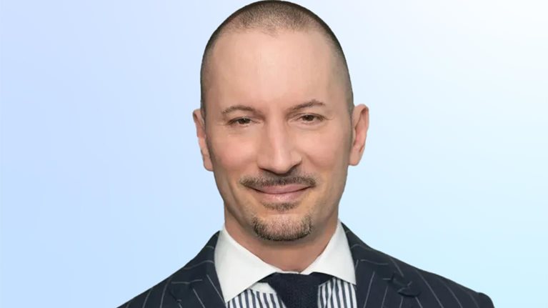 Eric Larsen headshot