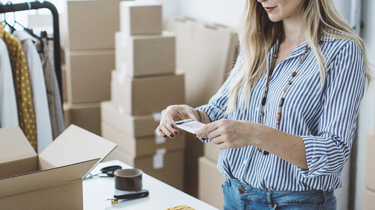 C2C e-commerce: Could a new business model sell more old goods?