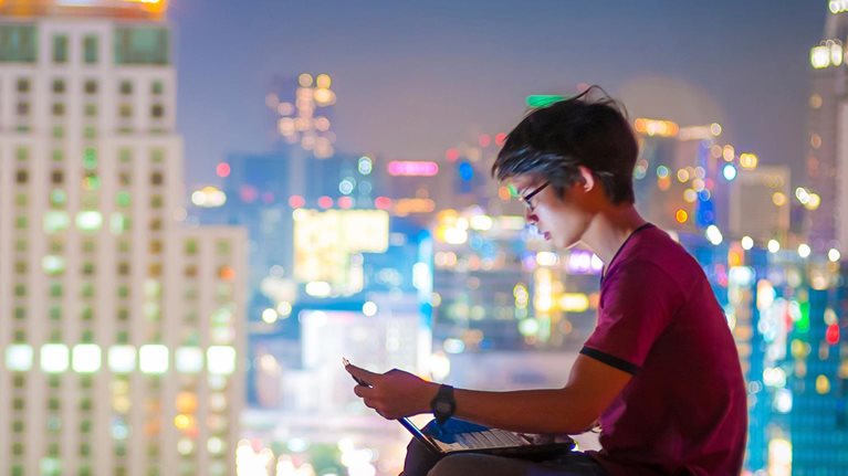 q16_web_china-pulse_cross-border-commerce_530841833_1536x1536_Standard